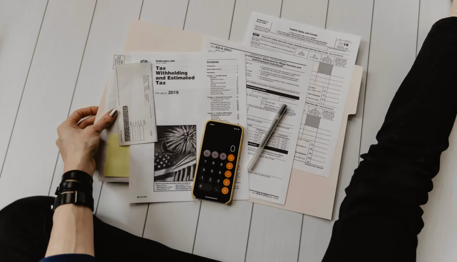Italian tax paperwork — how to leave Italy tax residency guide for founders and freelancers
